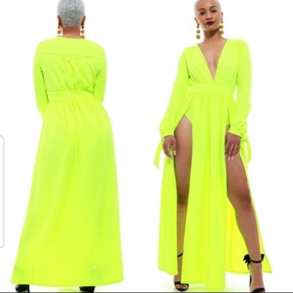 🎉HOST PICK 🎉High Split V Neck Bodysuit Maxi Dr - Picture 2 of 9